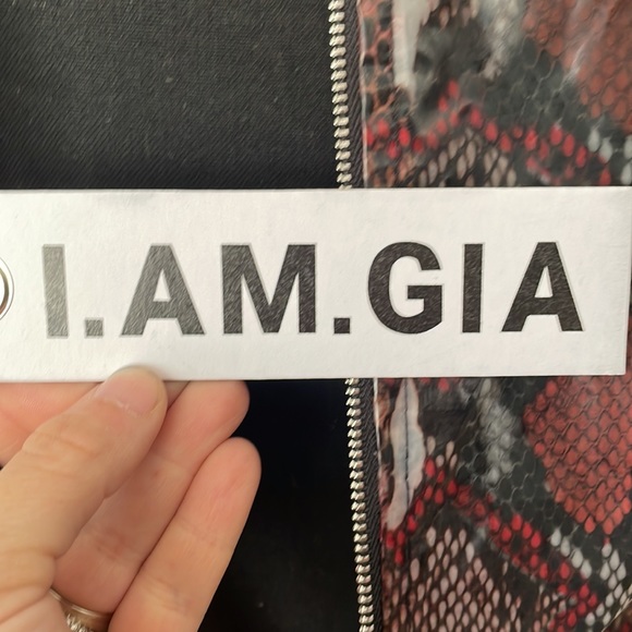 I. AM. GIA size M snake print tank NEW - Picture 7 of 8